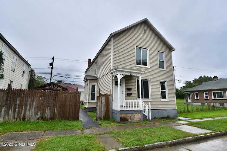 901 5th Ave Troy, NY 12182