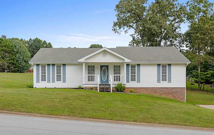 10503 Hunter Trace Dr Soddy Daisy, TN 37379