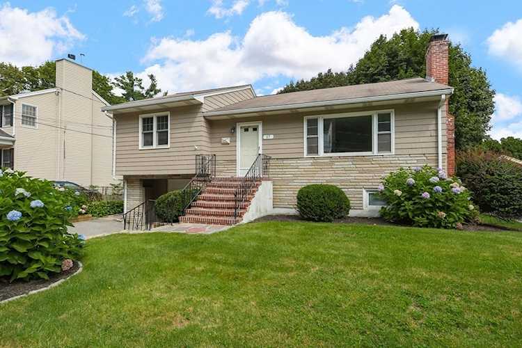 17 Elmwood Ave Waltham, MA 02453