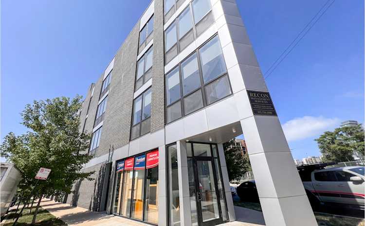 943 N Crosby St #206 Chicago, IL 60610