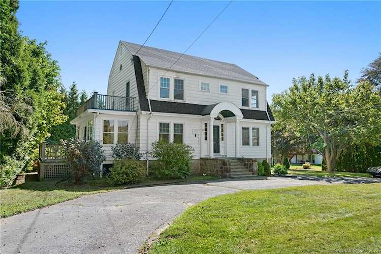 98 Gardner Ave New London, CT 06320