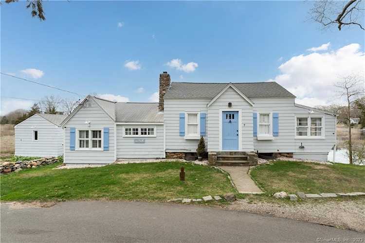 7 Meadow Ln Madison, CT 06443