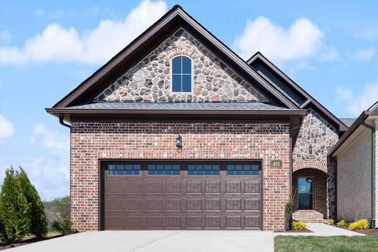 41 W Foxrun Springfield, TN 37172