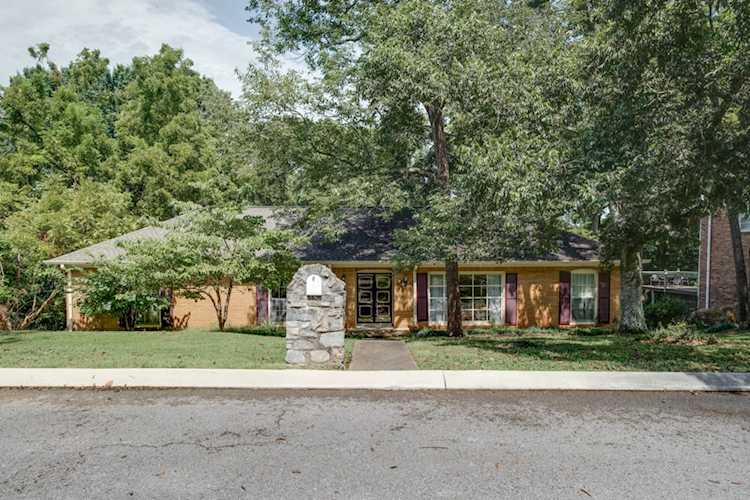 856 Highland Crest Dr Nashville, TN 37205