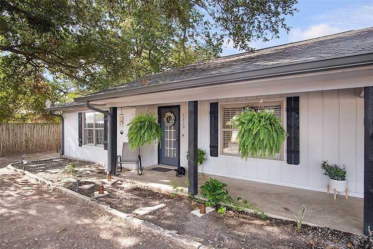 1319 N Tammye Ln Madisonville, TX 77864