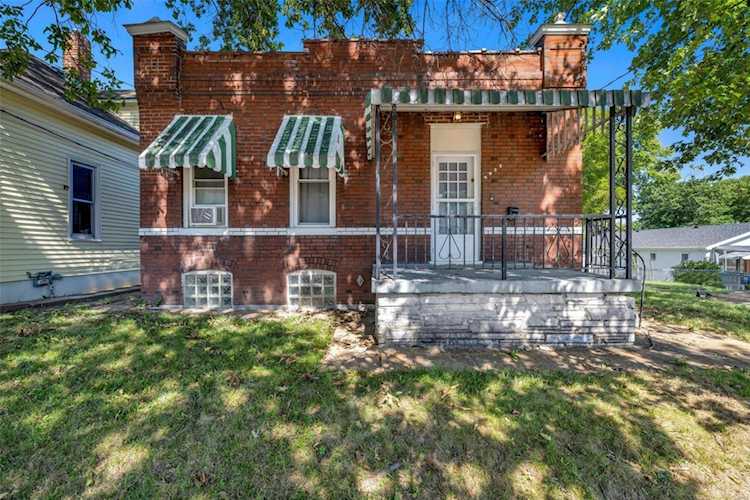 4935 Hummelsheim Ave St Louis, MO 63123