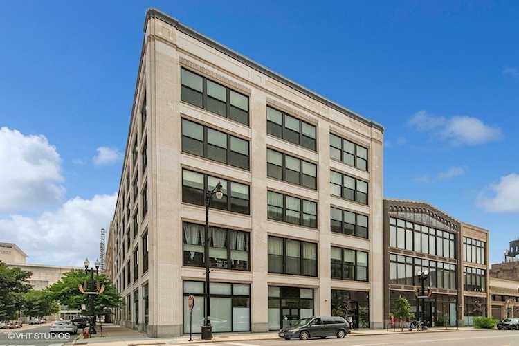 2303 S Michigan Ave #308 Chicago, IL 60616