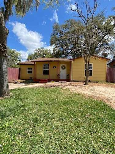 134 Huisache St Lake Jackson, TX 77566