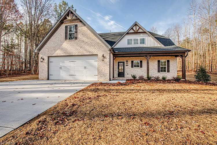 1040 Kapstone Crossing Lexington, NC 27295