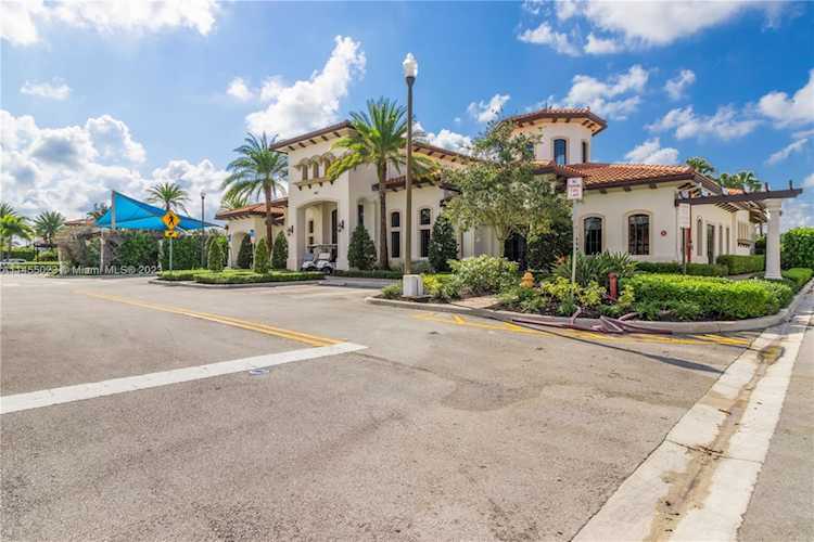 11633 SW 13th Dr Pembroke Pines, FL 33025