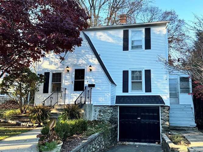 76 Moorland Ave Waterbury, CT 06708
