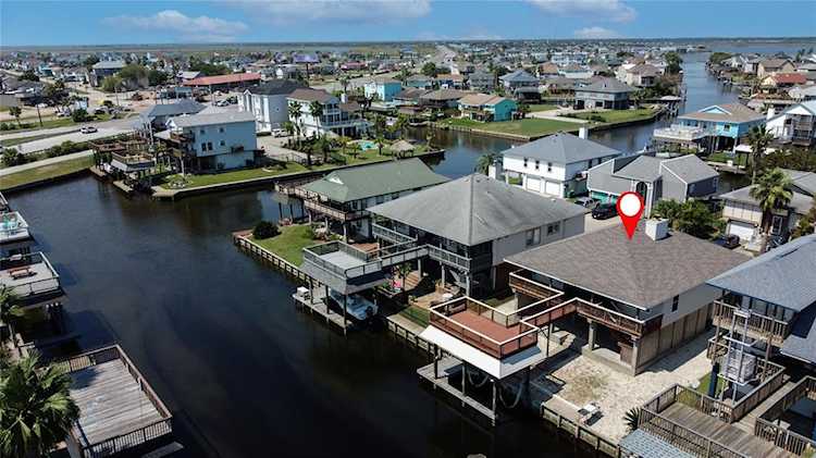 6 N Pintail St La Marque, TX 77568