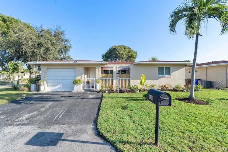 1071 NW 48th Place Deerfield Beach, FL 33064