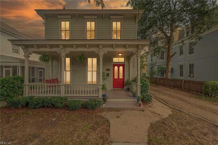 212 Bank St Suffolk, VA 23434