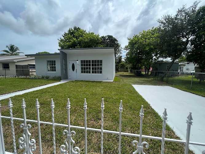 770 NW 126th St North Miami, FL 33168