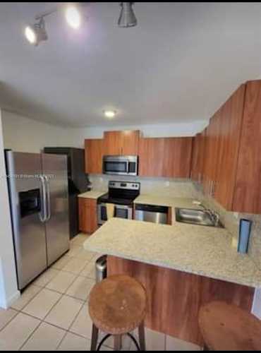 1933 SW 7th St #102 Miami, FL 33135