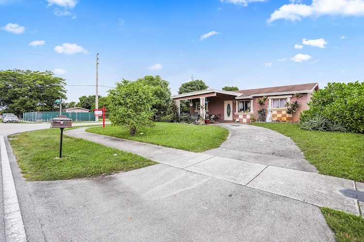2695 NW 22nd St Fort Lauderdale, FL 33311