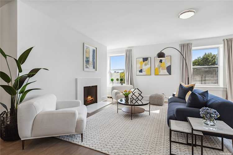 148-09 Northern Blvd #3K Flushing, NY 11354