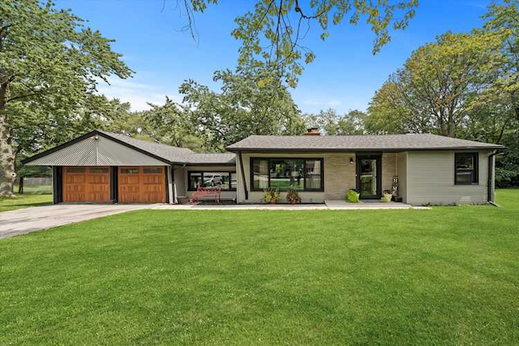 9135 S 85th Ave Hickory Hills, IL 60457