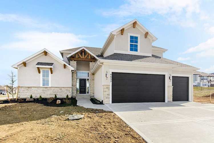 9855 NE 105th Terrace Kansas City, MO 64157 | MLS 2455310 Photo 1