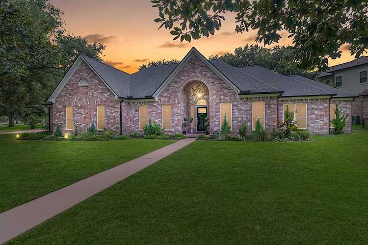 32303 Watersmeet St Fulshear, TX 77441