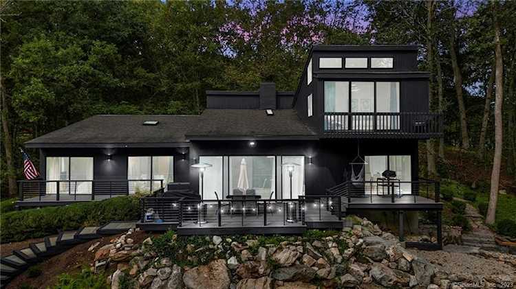 6 North Tannery Ln Weston, CT 06883