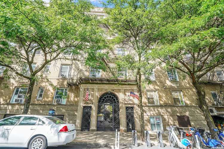 45-08 40th St #F32 Sunnyside, NY 11104