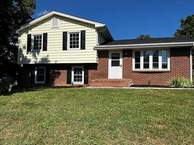 4425 NW Oleva Roanoke, VA 24017