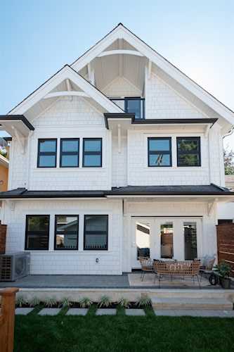 381 E 19th Avenue #2 Vancouver, BC V5V 1J4
