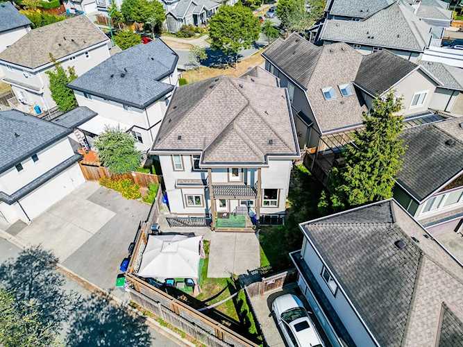 7253 192A Street Surrey, BC V4N 5Y3