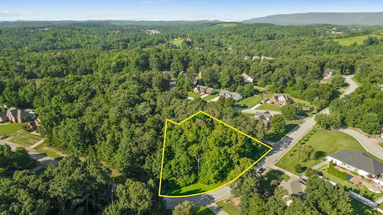 13160 Emerald Bay Dr Soddy Daisy, TN 37379