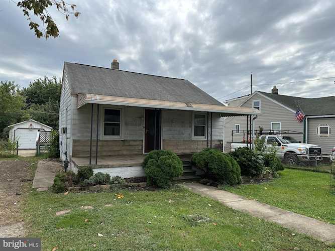 220 Parkwood Rd Dundalk, MD 21222
