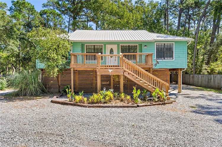 134 Hernando Street Dauphin Island, AL 36528