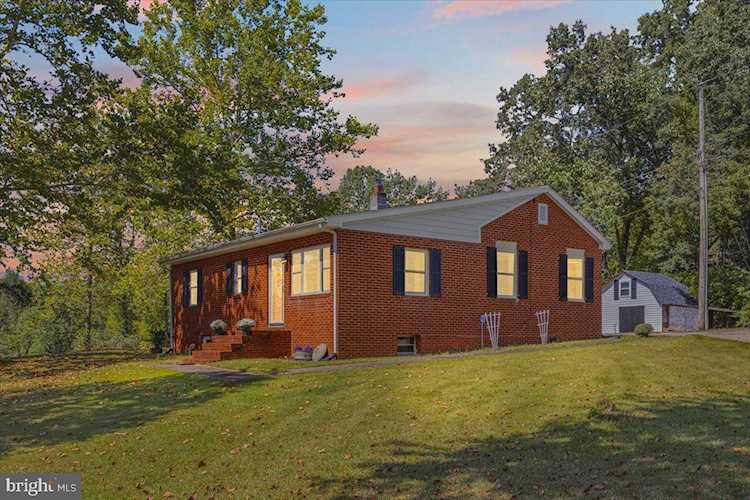 1042 George James Loop Radiant, VA 22732