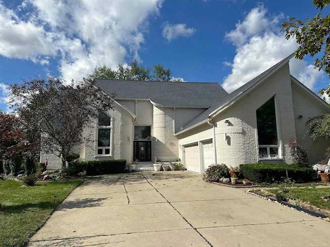 47939 Fox Chase Ct Shelby Twp, MI 48315