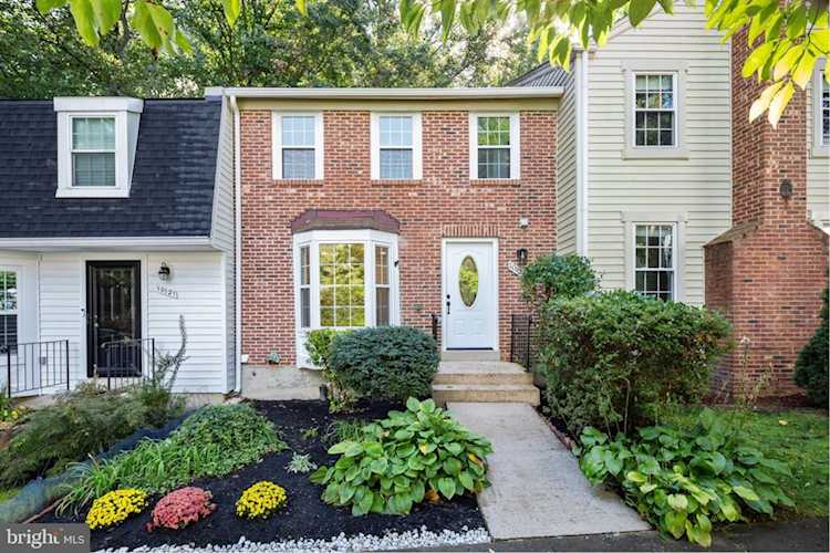10123 Walnut Wood Ct Burke, VA 22015