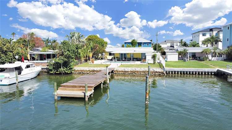 817 Bay Point Dr Madeira Beach, FL 33708