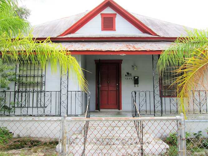1209 E 18th Ave Tampa, FL 33605