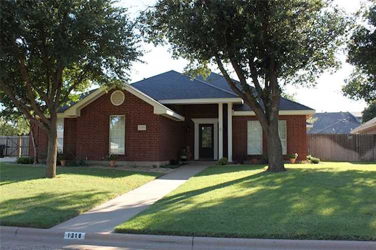 1318 Newcastle Drive Abilene, TX 79601