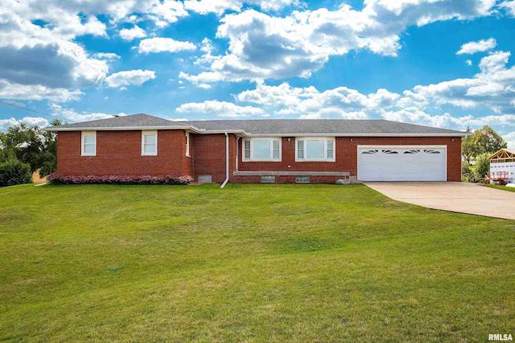 14059 290th St Donahue, IA 52746