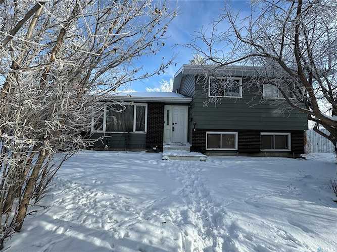 19 Markwell Dr Regina, SK S4X 1K2