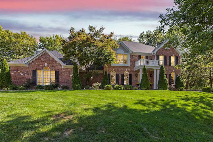 7 Log Cabin Ln Lake St Louis, MO 63367