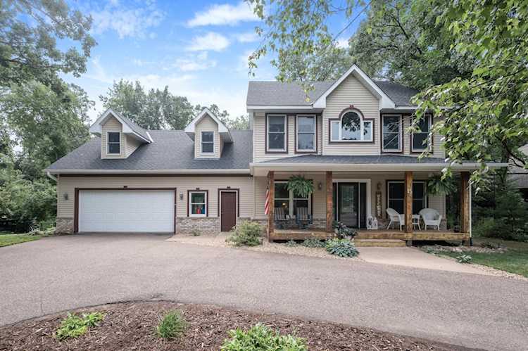 15 Baillon Lane Saint Mary's Point, MN 55043