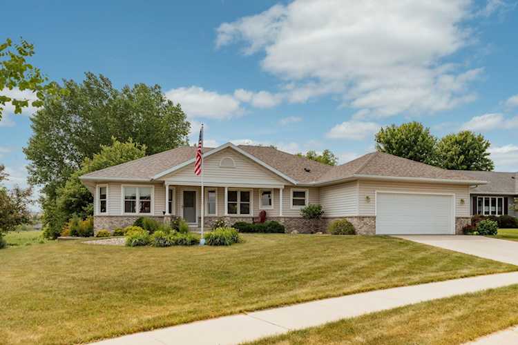 5284 Middlebrook Drive NW Rochester, MN 55901