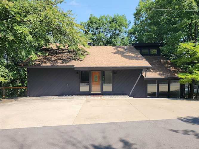 210 Black Hawk Dr Lake Ozark, MO 65049