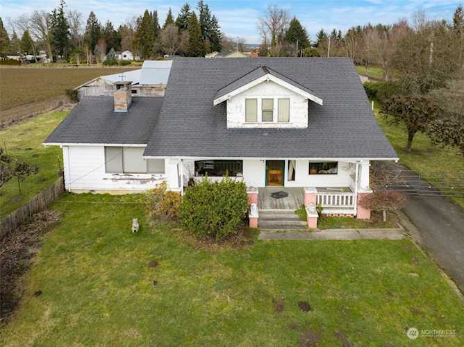 7103 56th St E Puyallup, WA 98371