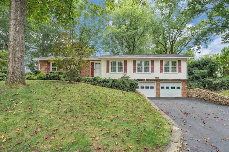 3738 Kentland Roanoke, VA 24018