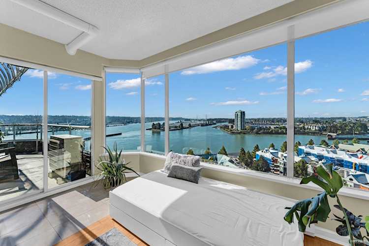 1065 Quayside Drive #1704 New Westminster, BC V3M 1C5