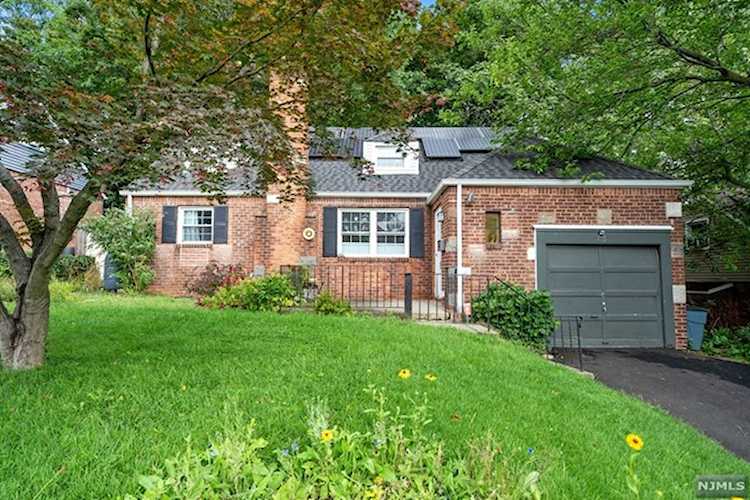 28 Wayne Avenue - Home for Sale in River Edge NJ Photo 1