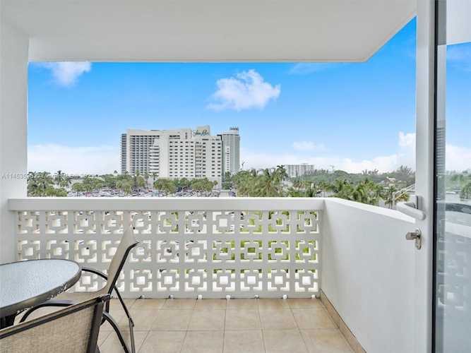4747 Collins Ave #401 Miami Beach, FL 33140